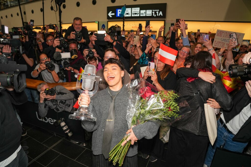 ESC-Sieger JJ am Flughafen Wien